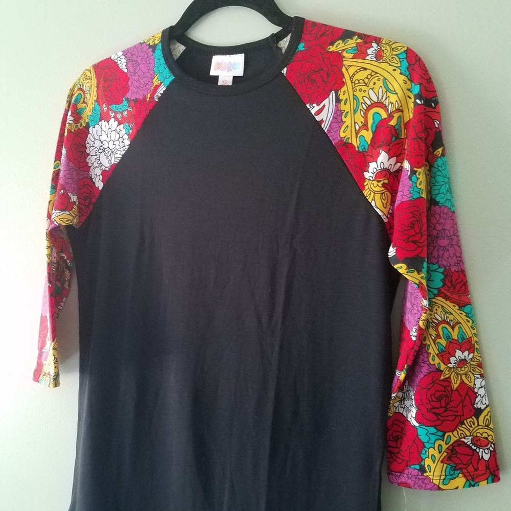 LuLaRoe | BNWT Randy Shirt XS  ❤🦄